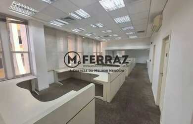 Imagem: O depósito possui 5 Vagas na garagem, 784m² de Área e está