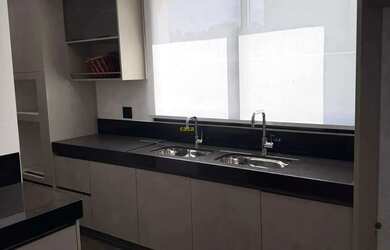 Imagem 9: Área privativa, 4 quartos, 4 suites, 4 vagas