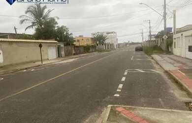 Imagem: A casa possui 3 Dormitórios, 2 Banheiros, 5 Vagas na garagem