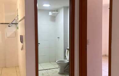 Imagem: O apartamento possui 2 Dormitórios, 1 Banheiro, 1 Vaga na garagem