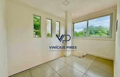 Imagem: A casa possui 4 Dormitórios, 5 Banheiros, 1 Vaga na garagem