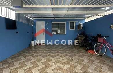 Imagem: A casa possui 2 Dormitórios, 1 Banheiro, 1 Vaga na garagem