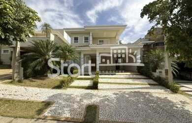 Imagem: A casa em condomínio possui 4 Dormitórios, 5 Banheiros, 4