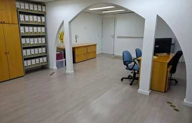 Imagem: O depósito possui 2 Vagas na garagem, 64m² de Área e Imóvel