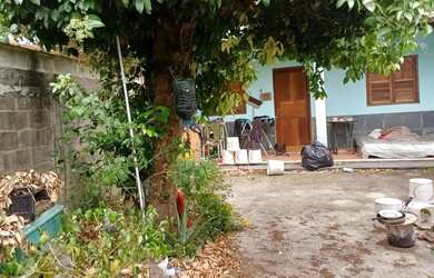 Imagem: A casa possui 1 Dormitório, 1 Banheiro, 4 Vagas na garagem