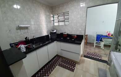 Imagem 3: Casa com 2 dormitórios à venda com outra casa nos fundos, 170 m² por...