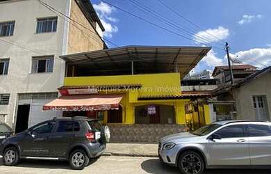 Imagem: A casa possui 4 Dormitórios, 3 Banheiros, 1 Vaga na garagem