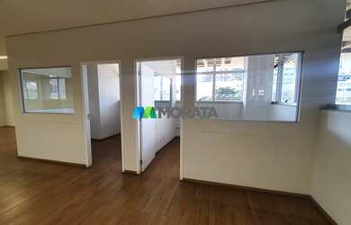 Imagem: O depósito possui 3 Vagas na garagem, 410m² de Área, Imóvel