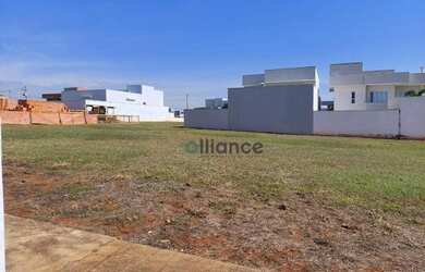 Imagem: O terreno possui 450m² de Área e está localizado em Chácara