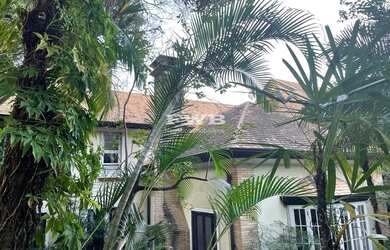 Imagem: A casa em condomínio possui 5 Dormitórios, 5 Banheiros, 4