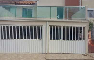 Imagem: A casa em condomínio possui 3 Dormitórios, 2 Banheiros, 2