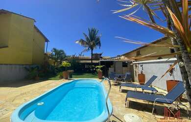 Imagem: A casa em condomínio possui 3 Dormitórios, 3 Banheiros, 120m²