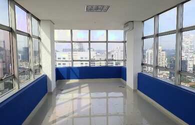 Imagem: O depósito possui 1 Vaga na garagem e 39m² de Área e está