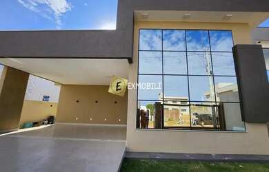 Imagem: A casa possui 3 Dormitórios, 1 Banheiro, 2 Vagas na garagem