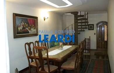 Imagem: A casa possui 5 Dormitórios, 5 Banheiros, 5 Vagas na garagem