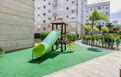 Imagem: O apartamento possui 2 Dormitórios, 1 Banheiro, 1 Vaga na garagem