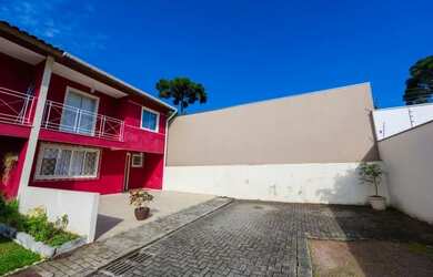 Imagem: A casa em condomínio possui 3 Dormitórios, 3 Banheiros, 2