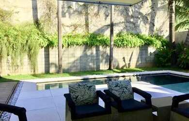 Imagem: A casa em condomínio possui 4 Dormitórios, 5 Banheiros, 5