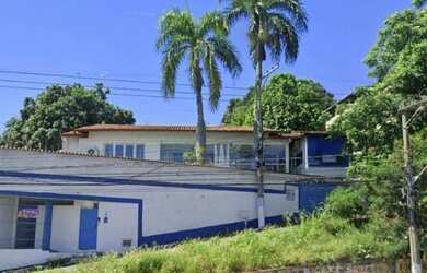 Imagem: A casa possui 4 Dormitórios, 4 Banheiros, 4 Vagas na garagem