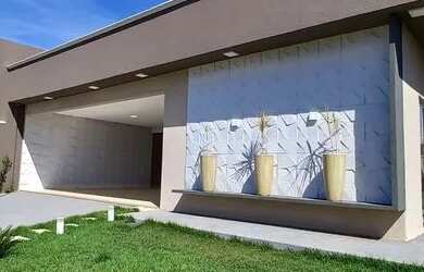 Imagem: A casa em condomínio possui 4 Dormitórios, 4 Banheiros, 5