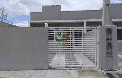 Imagem: A casa possui 2 Dormitórios, 1 Banheiro, 1 Vaga na garagem