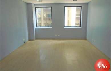 Imagem: O depósito possui 1 Vaga na garagem e 33m² de Área e está