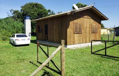 Imagem: A casa possui 2 Dormitórios, 1 Banheiro, 700m² de Área e