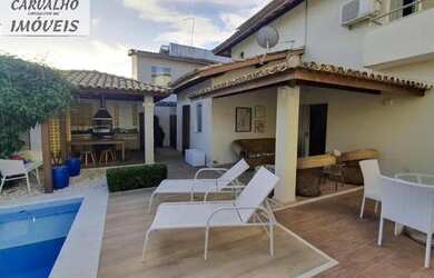 Imagem: A casa em condomínio possui 4 Dormitórios, 4 Banheiros, 2