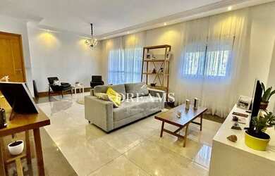 Imagem: O apartamento possui 3 Dormitórios, 4 Banheiros, 2 Vagas na