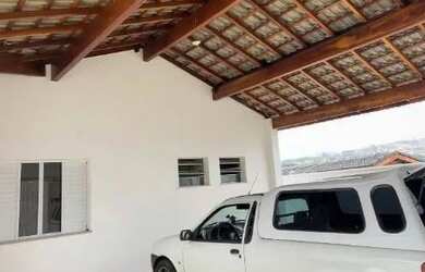 Imagem: A casa possui 4 Dormitórios, 5 Banheiros, 5 Vagas na garagem