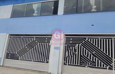 Imagem: A casa possui 2 Dormitórios, 2 Banheiros, 2 Vagas na garagem