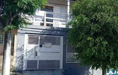 Imagem: A casa possui 3 Dormitórios, 2 Banheiros, 1 Vaga na garagem