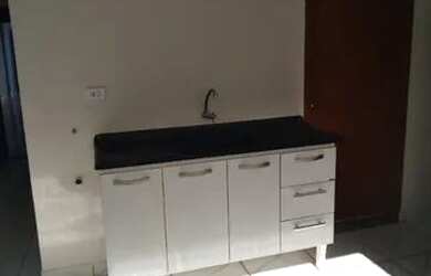 Imagem: A casa possui 3 Dormitórios, 2 Banheiros, 3 Vagas na garagem