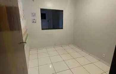 Imagem: A casa possui 3 Dormitórios, 2 Banheiros, 1 Vaga na garagem