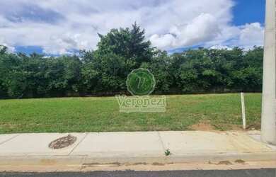 Imagem: O terreno possui 200m² de Área e está localizado em Porto