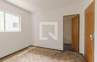 Imagem: O apartamento possui 1 Dormitório, 1 Banheiro, 32m² de Área