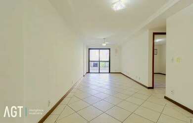 Imagem: O apartamento possui 2 Dormitórios, 1 Banheiro, 2 Vagas na