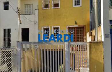 Imagem: A casa possui 3 Dormitórios, 4 Banheiros, 2 Vagas na garagem