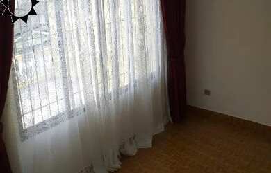 Imagem: A casa possui 2 Dormitórios, 1 Banheiro, 1 Vaga na garagem