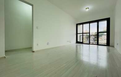 Imagem: O apartamento possui 2 Dormitórios, 2 Banheiros, 2 Vagas na