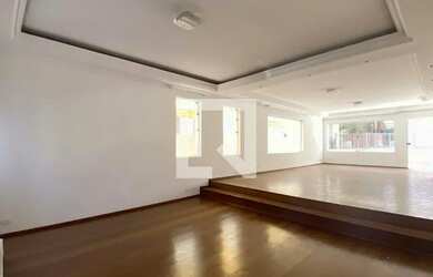 Imagem: A casa em condomínio possui 5 Dormitórios, 4 Banheiros, 4