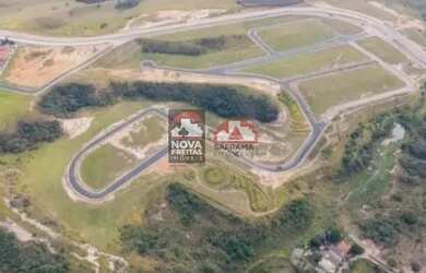 Imagem: O terreno possui 2568m² de Área e está localizado em Jardim