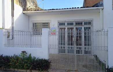 Imagem: A casa possui 2 Dormitórios, 2 Banheiros, 1 Vaga na garagem