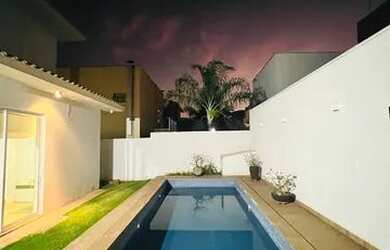 Imagem: A casa em condomínio possui 4 Dormitórios, 5 Banheiros, 4