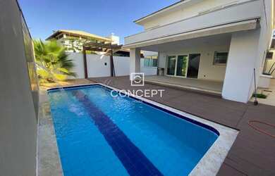 Imagem: A casa em condomínio possui 5 Dormitórios, 5 Banheiros, 4