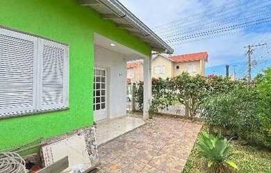 Imagem 4: Casa em Porto Alegre, no bairro Hípica, com 2 dormitório s , e 2 banheiros,...