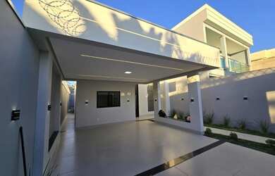 Imagem 2: Casa com piscina no bairro Planalto!