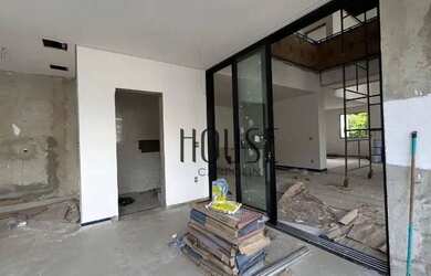 Imagem: A casa em condomínio possui 3 Dormitórios, 5 Banheiros, 4