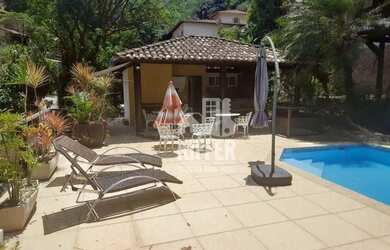 Imagem 11: Casa em Itaipu venda. Piscina, Churrasqueira, Ar-condicionadoeGuarda roupa