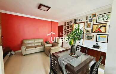 Imagem: O apartamento possui 3 Dormitórios, 2 Banheiros, 1 Vaga na